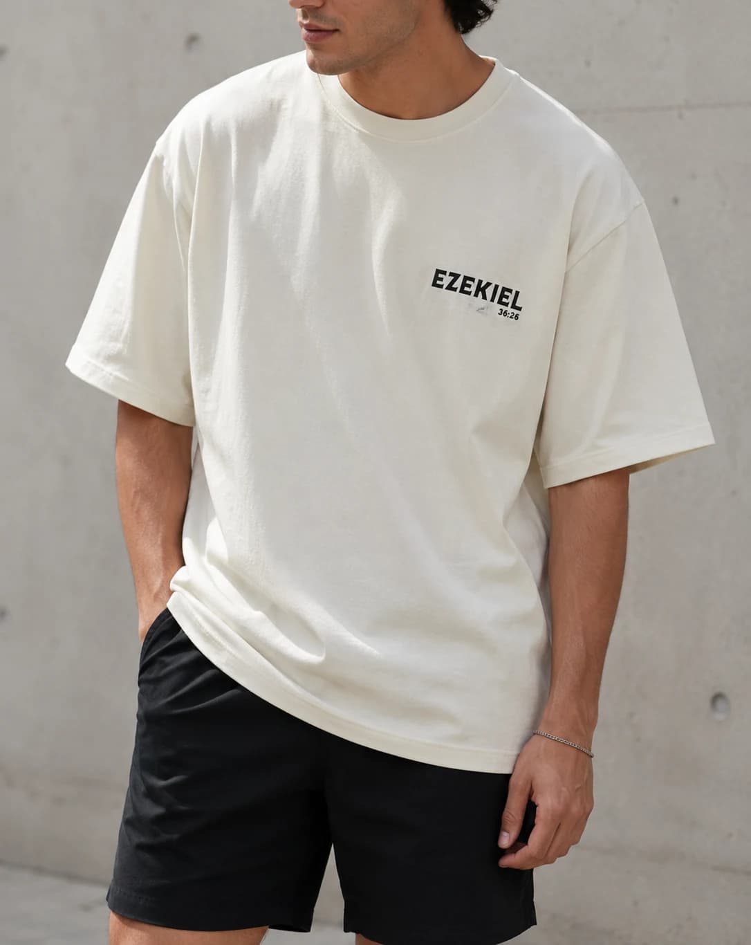 Franela Oversized Ezekiel 36:26 — crudo delantero