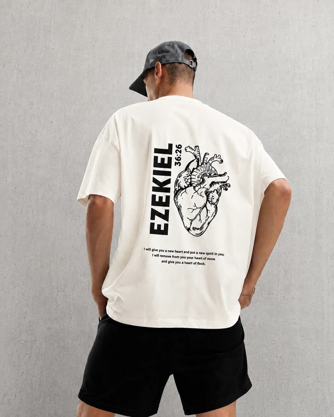 Franela Oversized Ezekiel 36:26 — crudo trasero