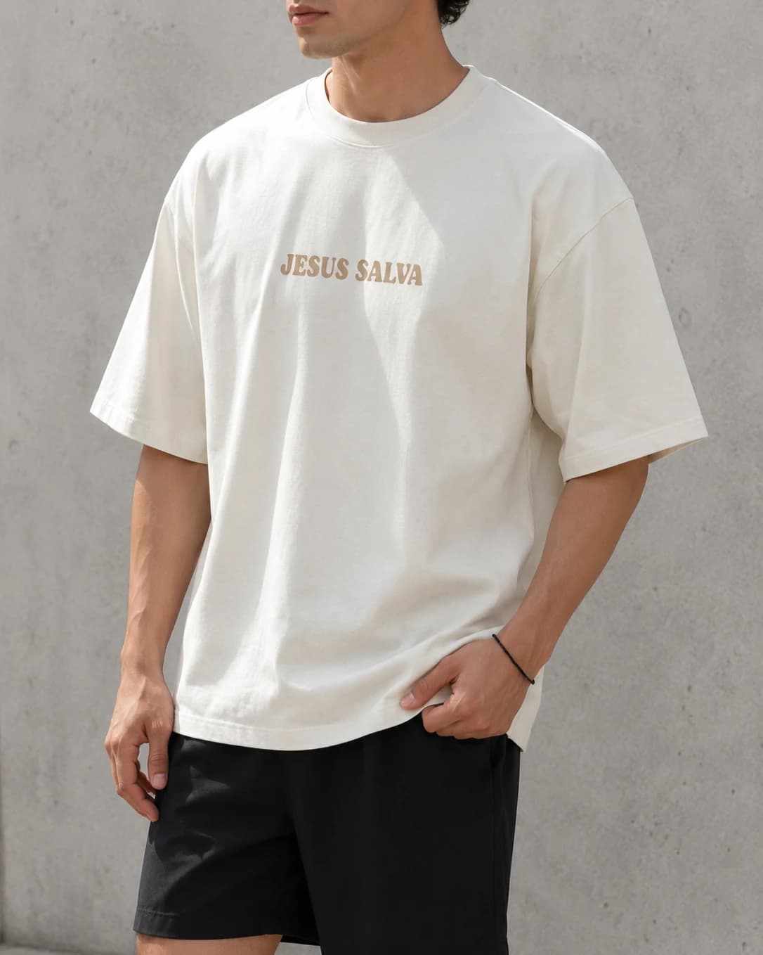 Franela Oversized Jesús Salva — crudo delantero