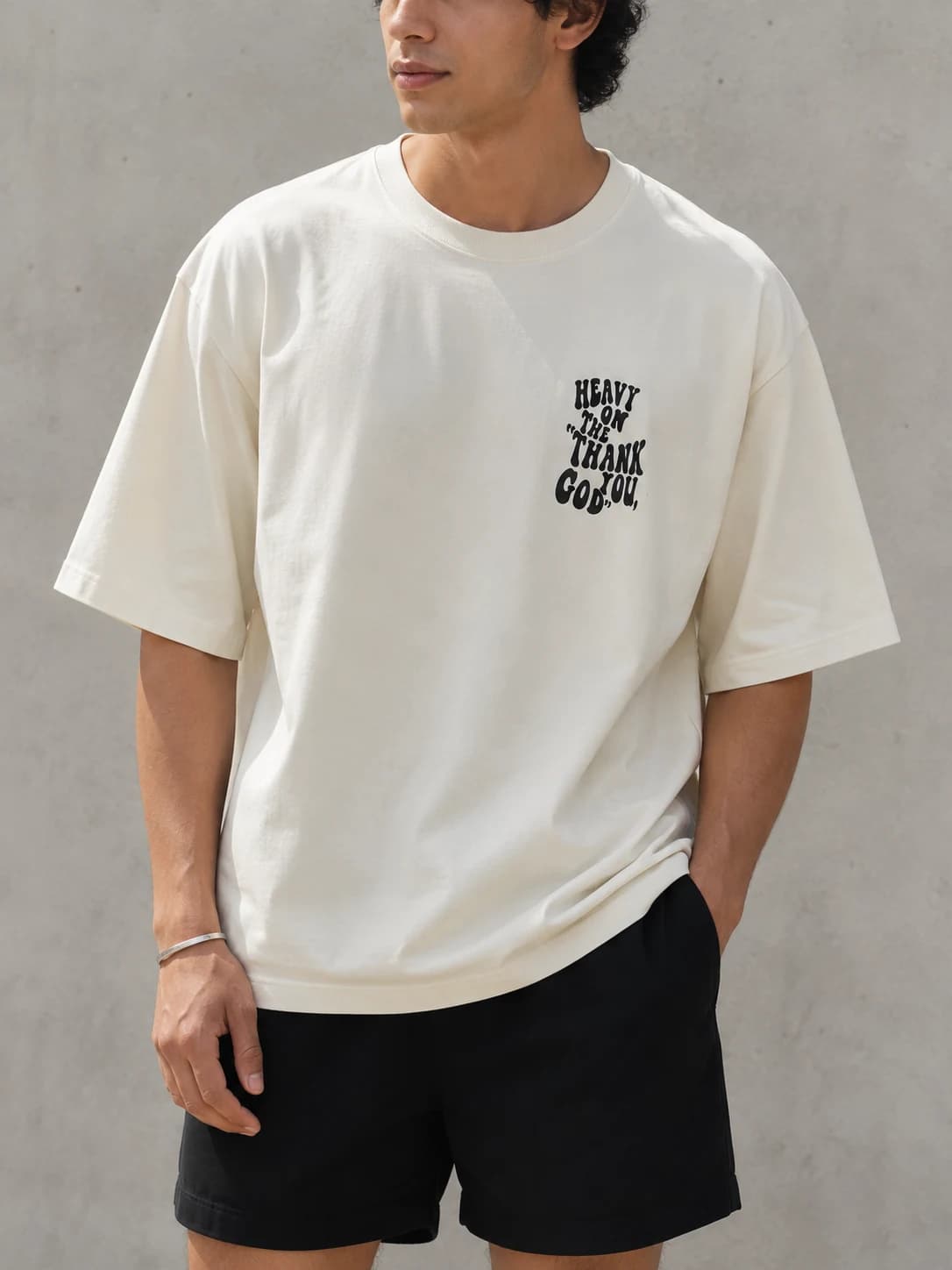 Franela Oversized Heavy on the Thank You, God — crudo delantero