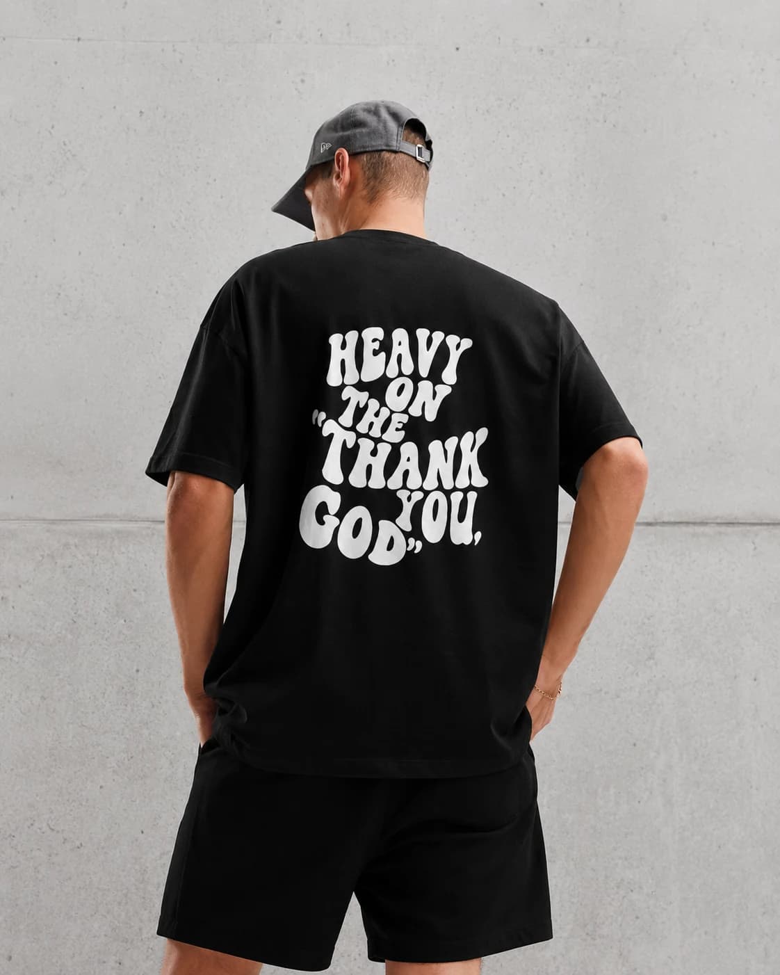Franela Oversized Heavy on the Thank You, God — negro trasero